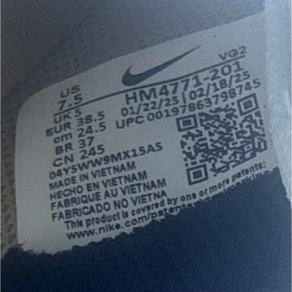 Size 7.5 - Nike Pacific Grain Black Gum W